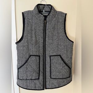 *Warm Stylish Grey/Black Vest with Gold Zipper*